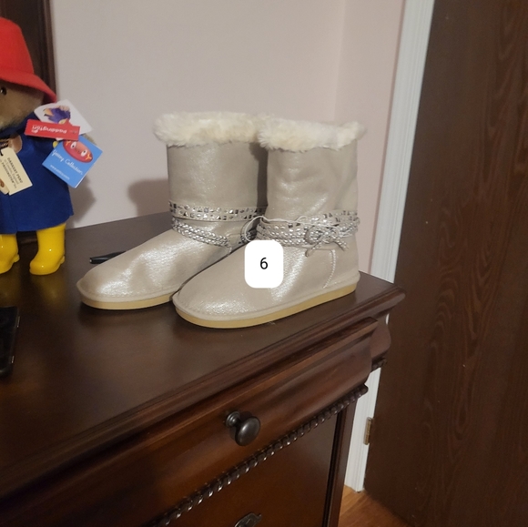 Size 6 boots children - Picture 2 of 2